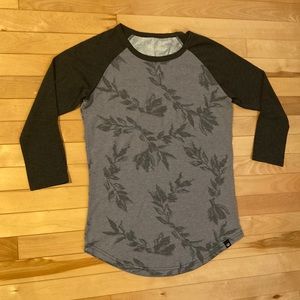 Women’s small “Leafy Shore” Tentree shirt with 3/4 sleeves